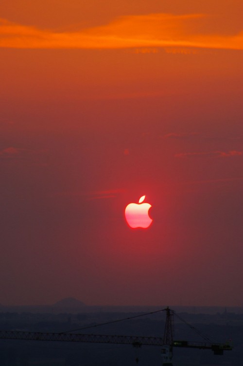 Apple Sunset2.jpg (225 KB)